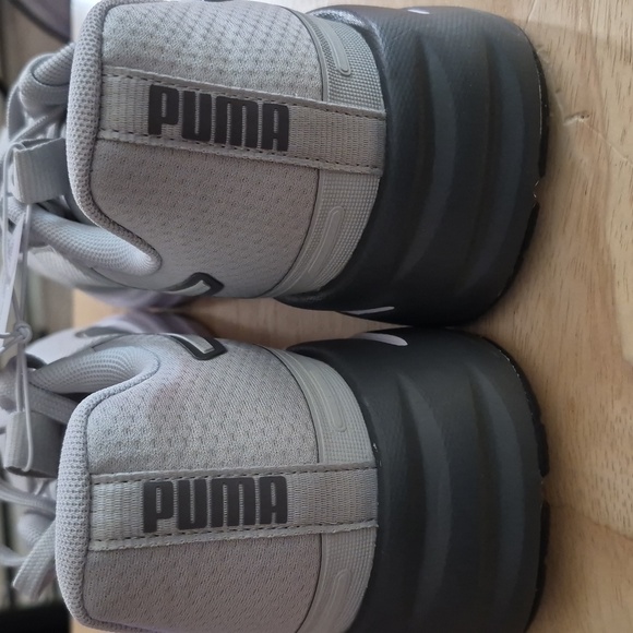 Men's Puma Light Gray Mesh Athletic Sneakers with Black Logo - Picture 6 of 10